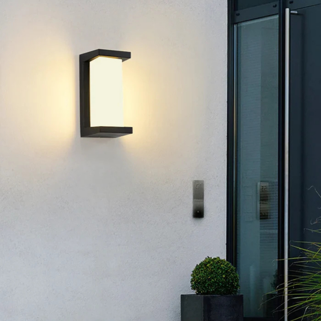 LumivarBright: Outdoor Wall Light with Warm White LED Light & Motion Sensor – for Entrance Area & Yard