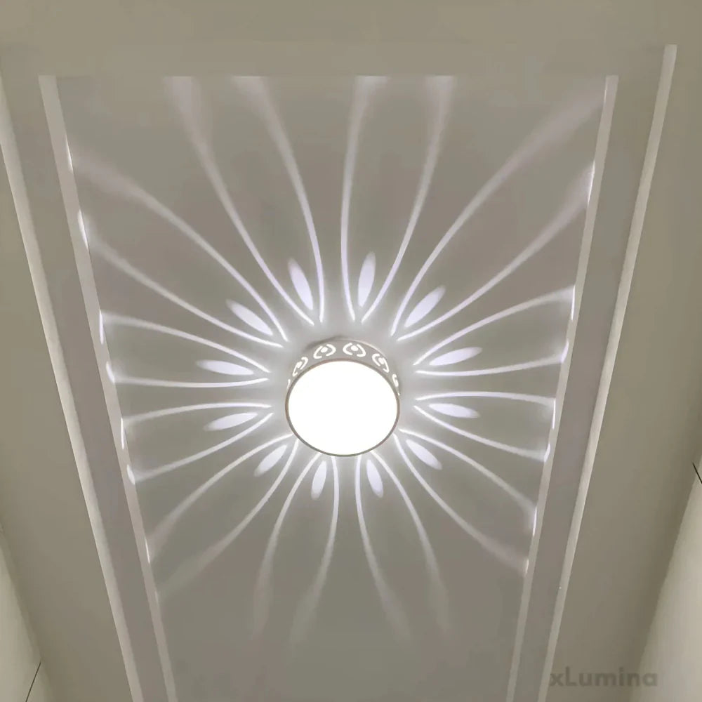 Lunoval: Energy-saving LED ceiling light with a flat profile & stylish light design – for balcony & entrance area