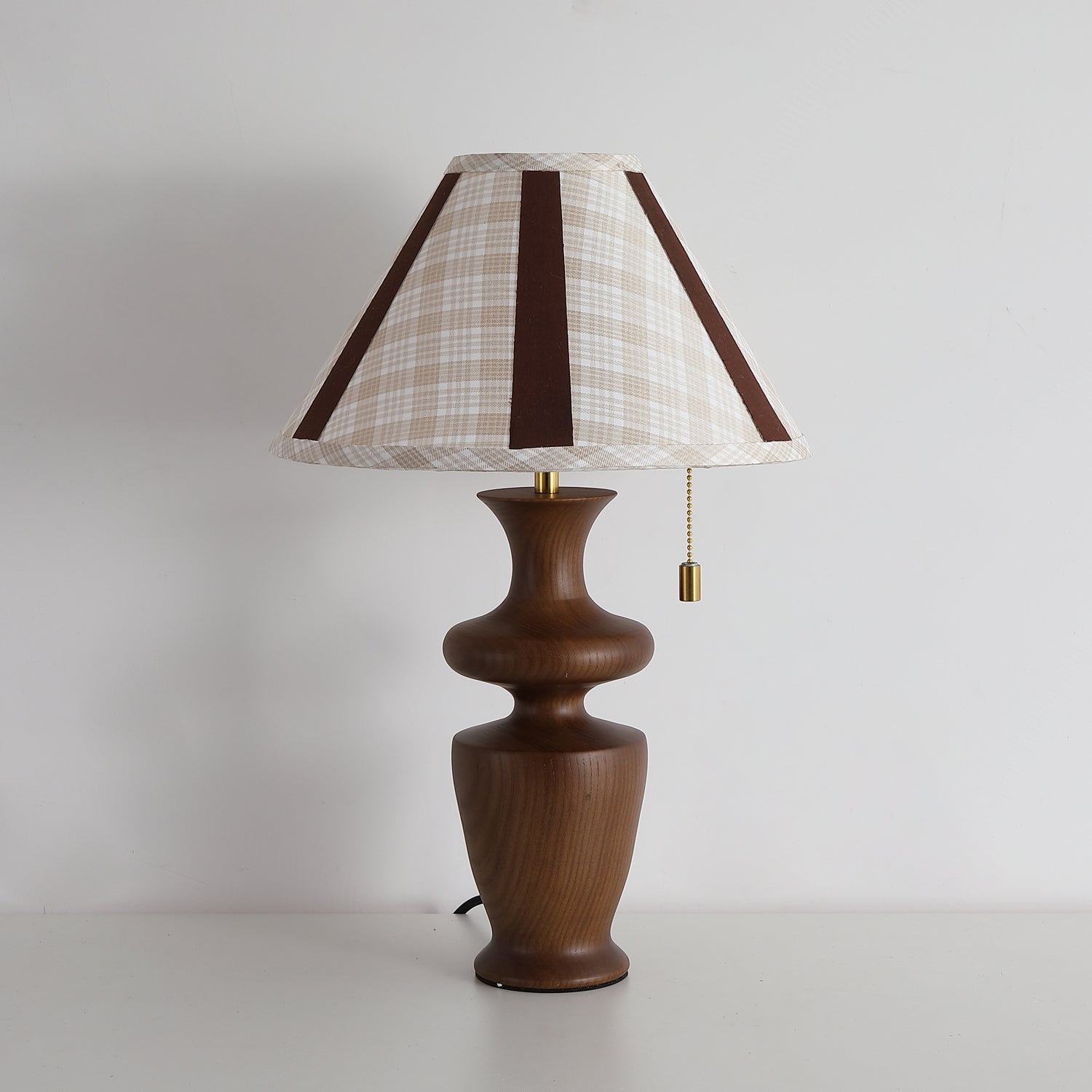 Luvetta - Modern Table Lamp