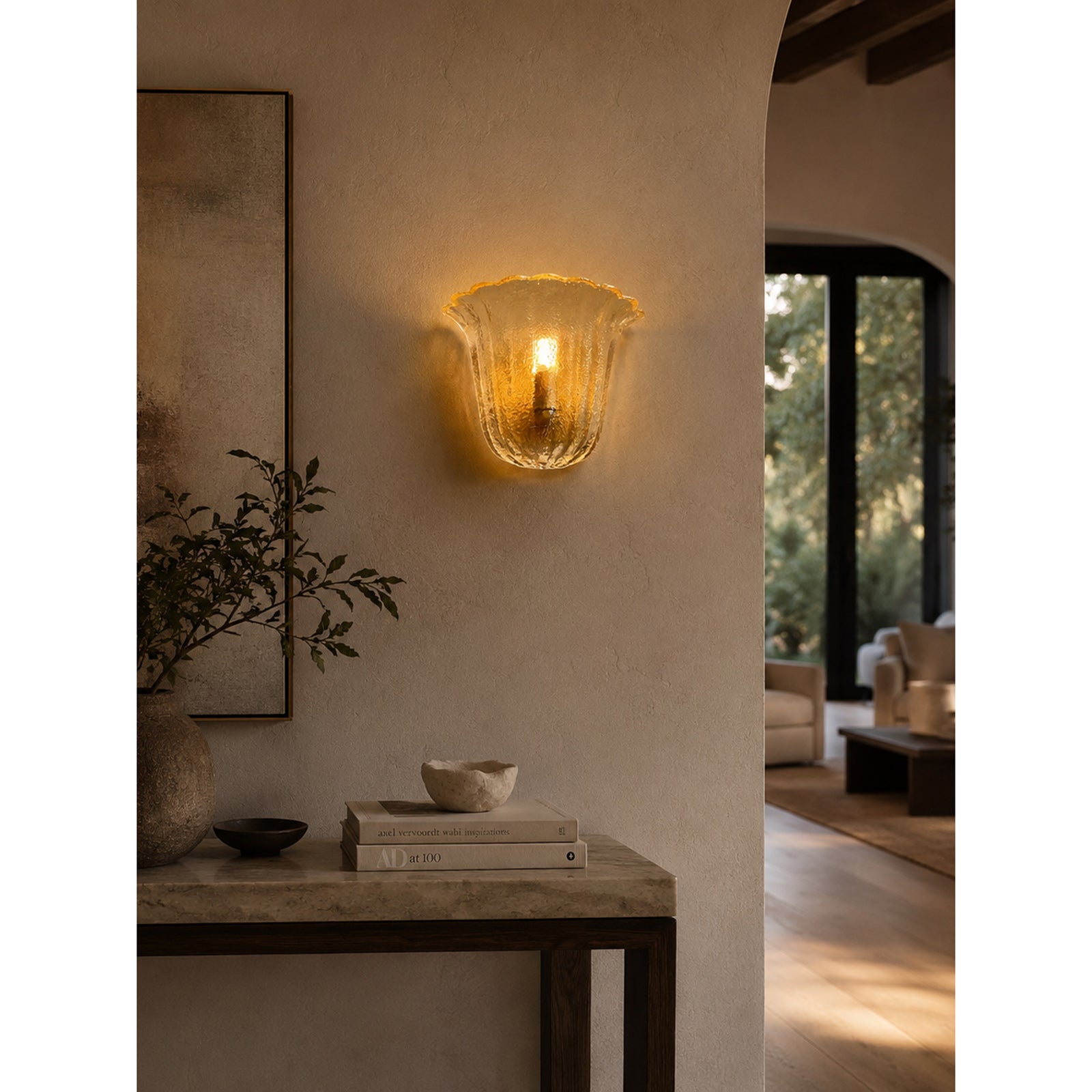 Scalloped Ice-Texture Glass Wall Sconce