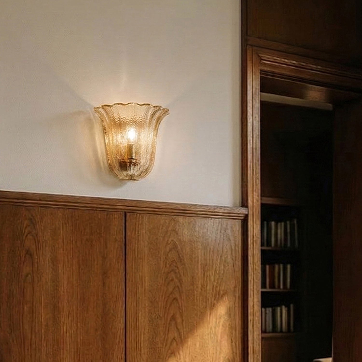 Scalloped Ice-Texture Glass Wall Sconce