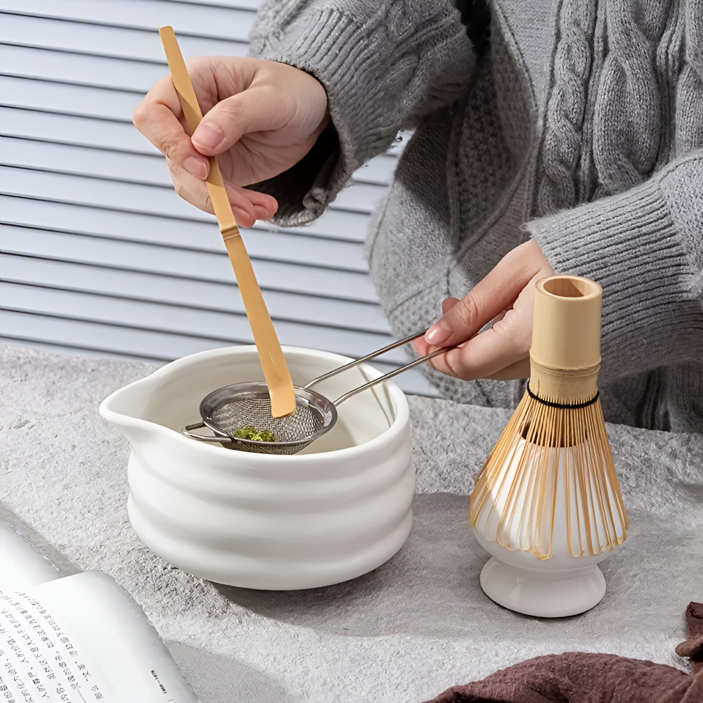 Shioren – White Matcha Tea Set 5 Pieces with Ceramic Bowl 460ml and Bamboo Whisk