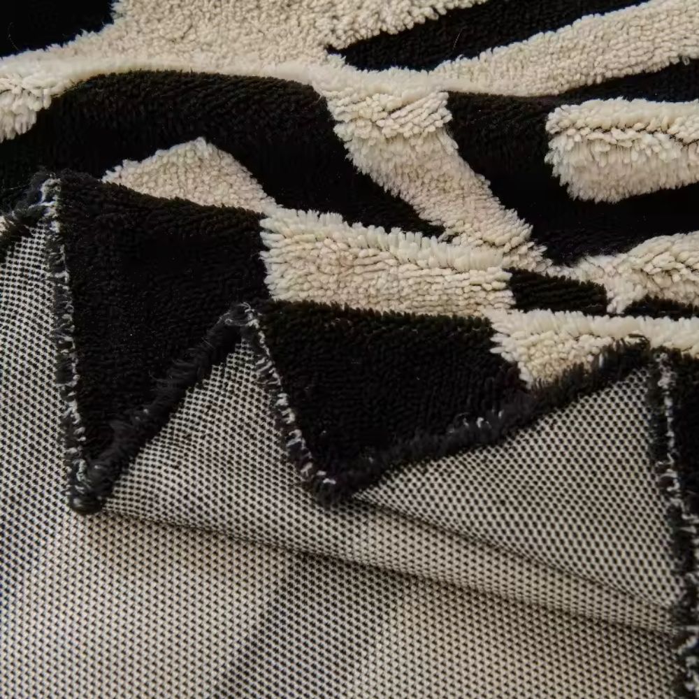 MazeLuxe: Jacquard Sofa Throw – Non-Slip Sofa Cover in Modern Design