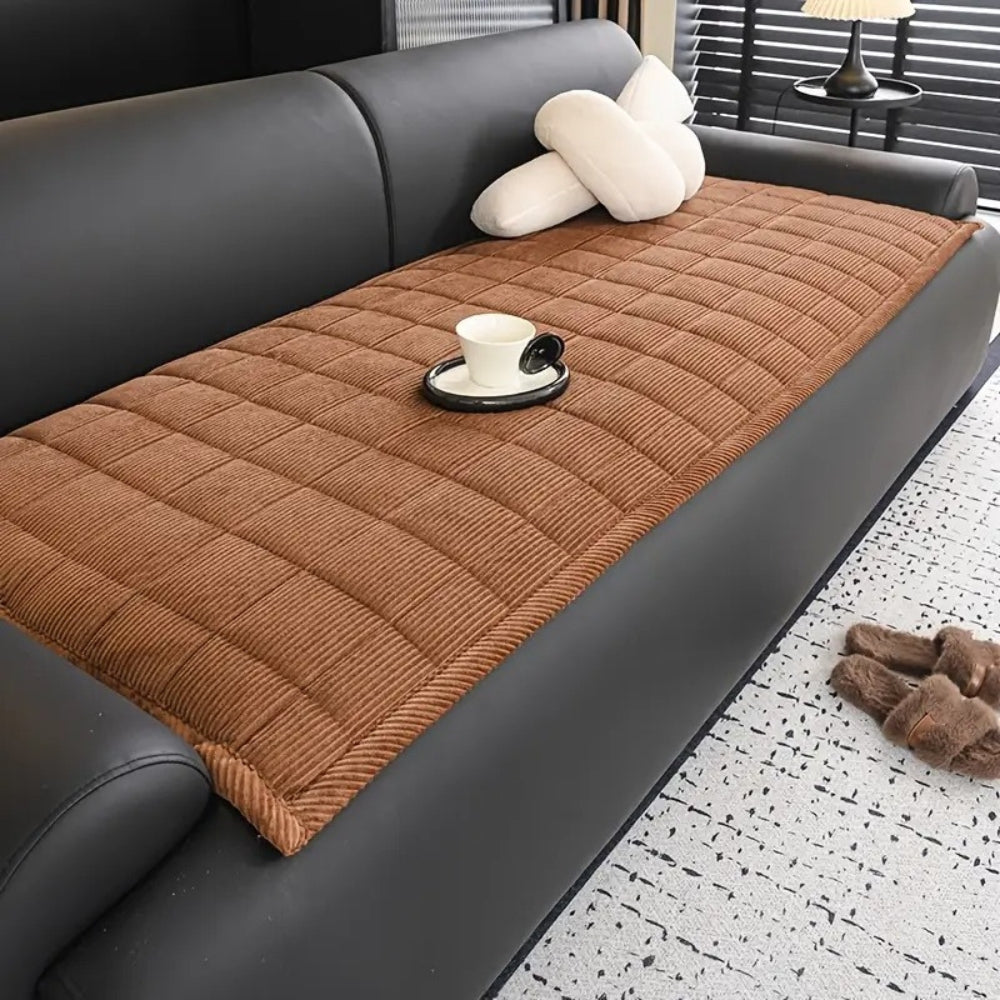 MetroLine: Modern Couch Cover with Quilted Pattern & Scratch Protection – for Sofa & Living Area