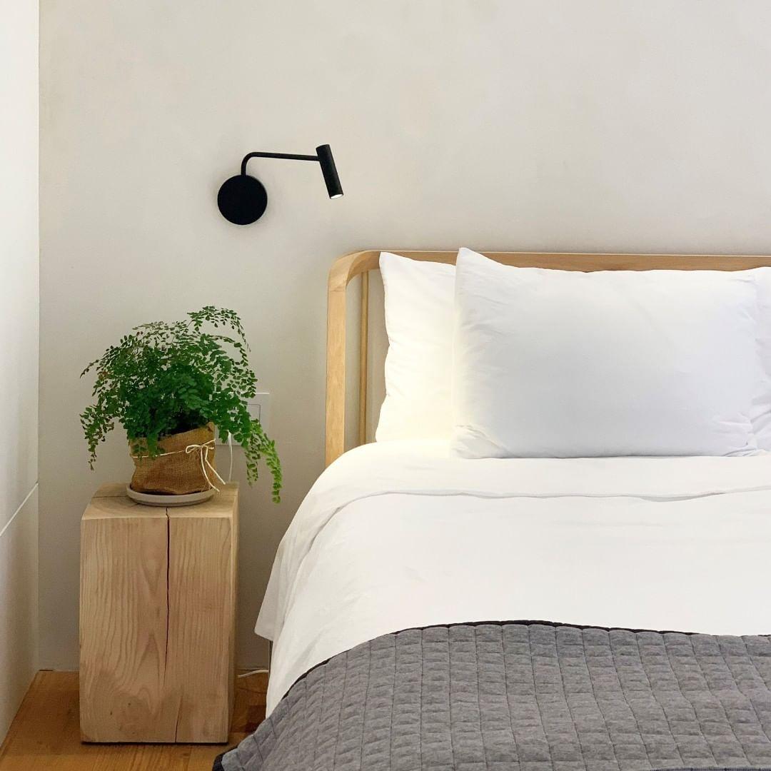 Minimalist LED Wall Sconce with Adjustable Arm – Modern Indoor Wall Light Fixture in Multiple Finishes
