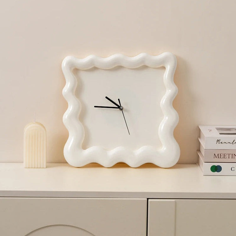 Wall Clock Minimalist Matte ABS Plastic Quiet Operation
