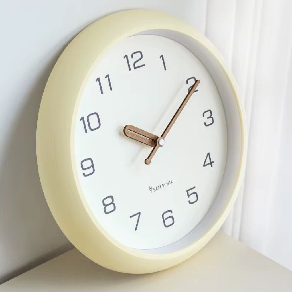 Round Analog Wall Clock Silent Quartz Movement Lightweight ABS Plastic