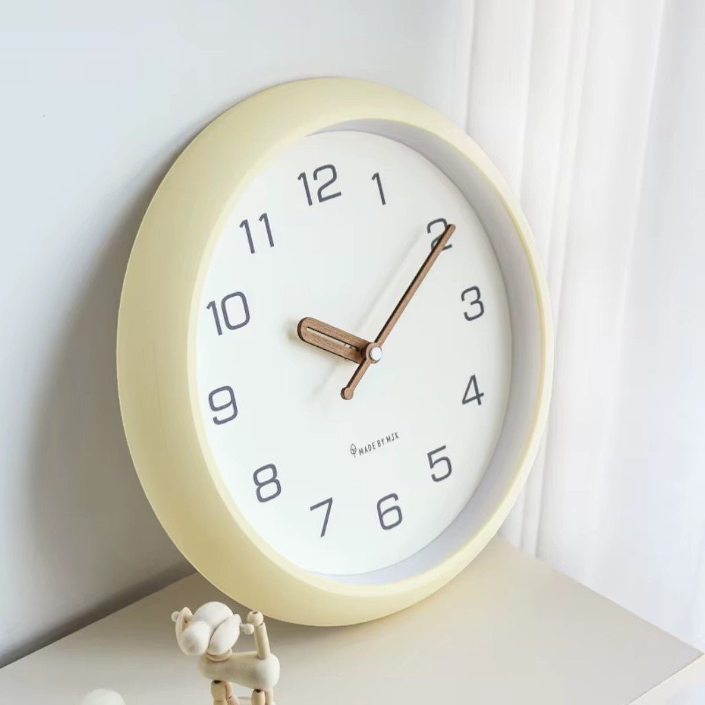 Round Analog Wall Clock Silent Quartz Movement Lightweight ABS Plastic