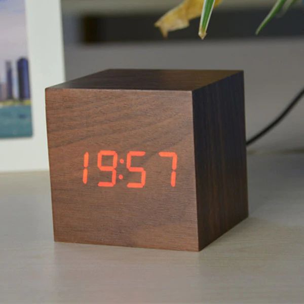 Modern Wooden Digital Desk Clock – Minimalist Cube Design for Home or Office, Compact Bamboo Wood Timekeeper