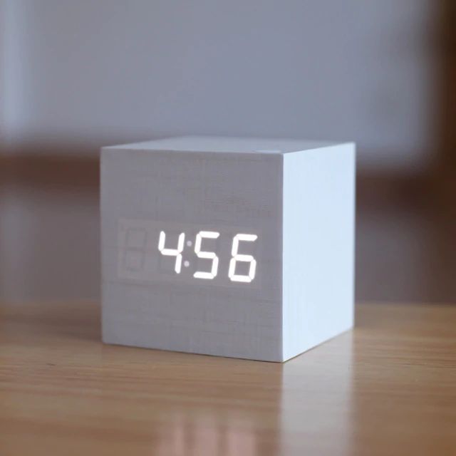 Modern Wooden Digital Desk Clock – Minimalist Cube Design for Home or Office, Compact Bamboo Wood Timekeeper