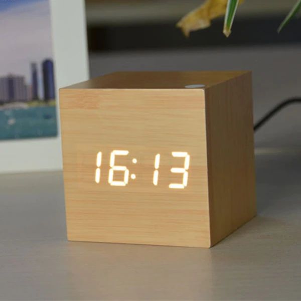 Modern Wooden Digital Desk Clock – Minimalist Cube Design for Home or Office, Compact Bamboo Wood Timekeeper