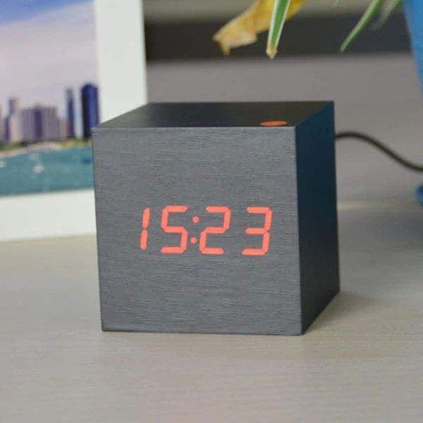 Modern Wooden Digital Desk Clock – Minimalist Cube Design for Home or Office, Compact Bamboo Wood Timekeeper