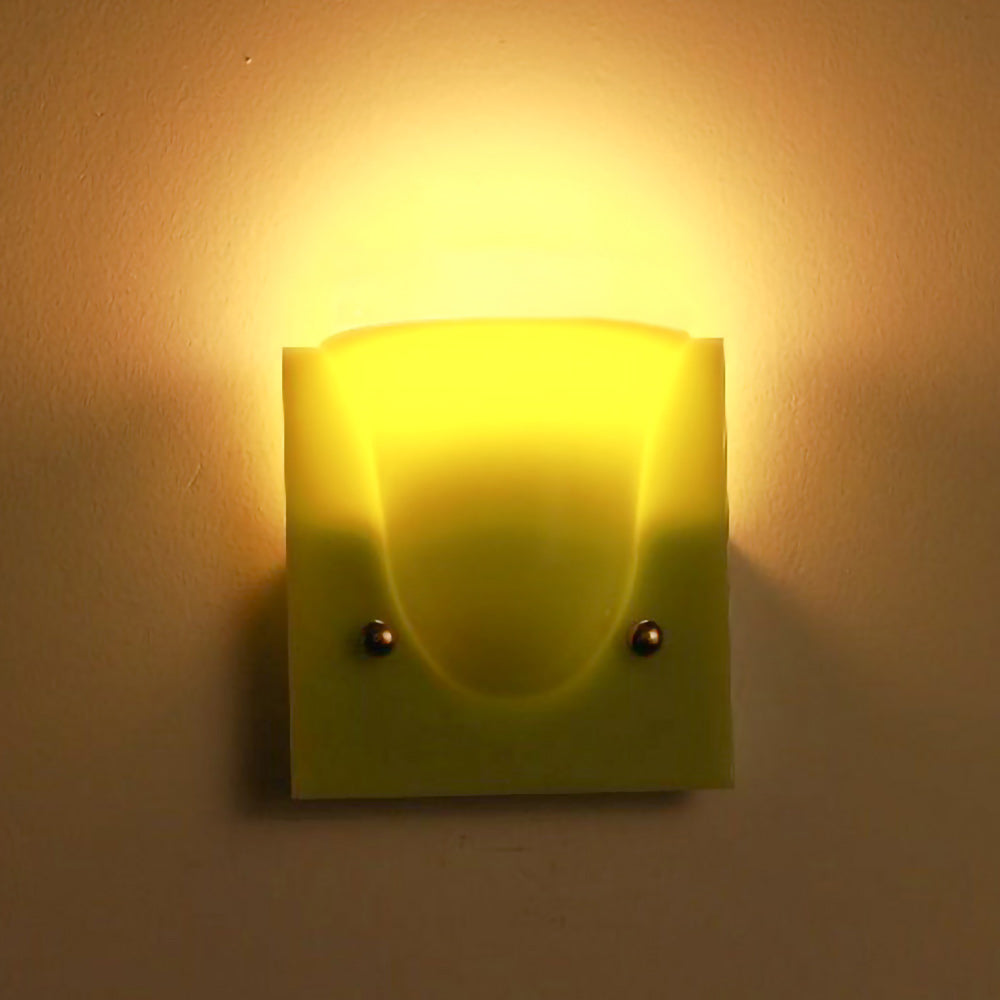 Mollo Folded Resin Wall Sconce