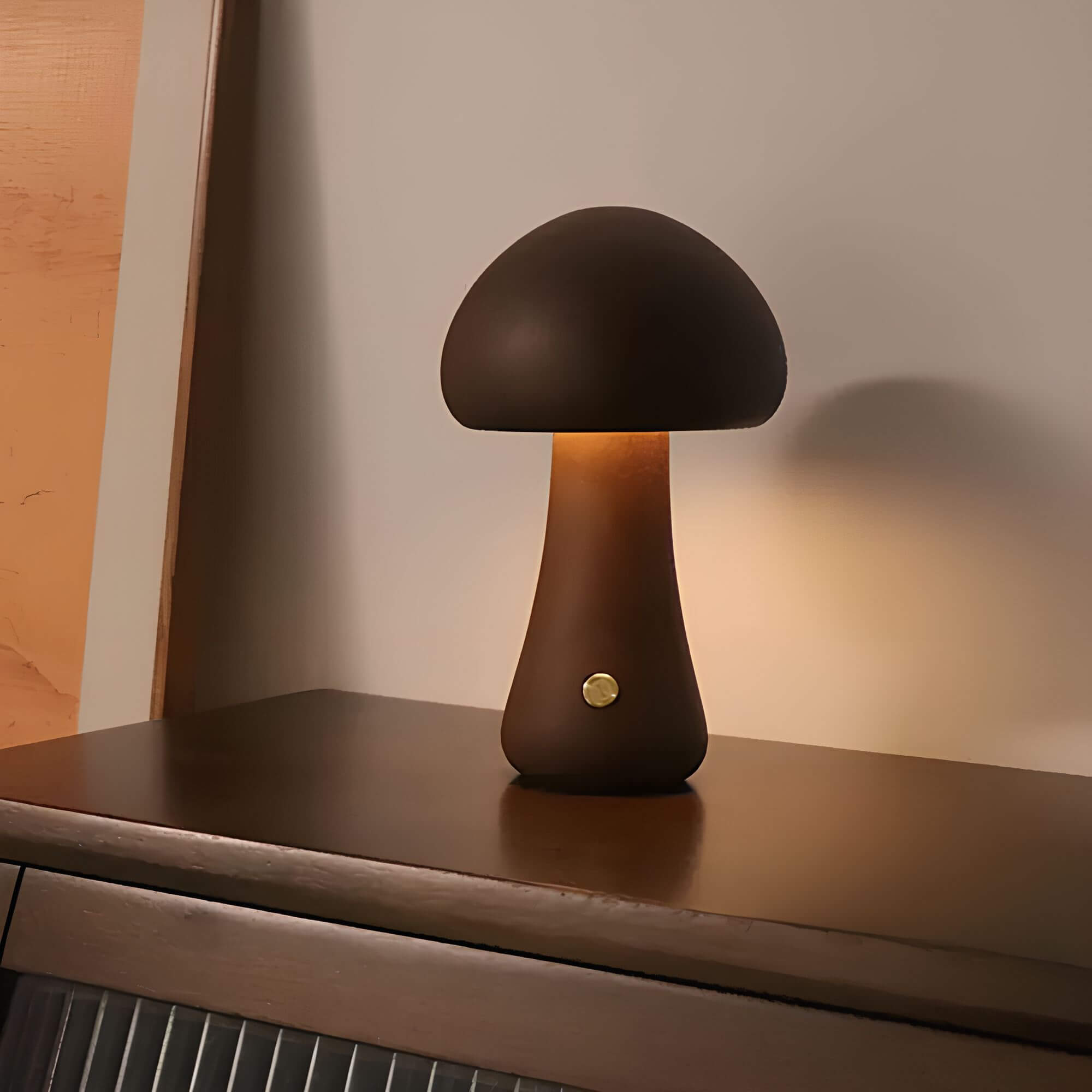 Mushglow: Wireless Table Lamp