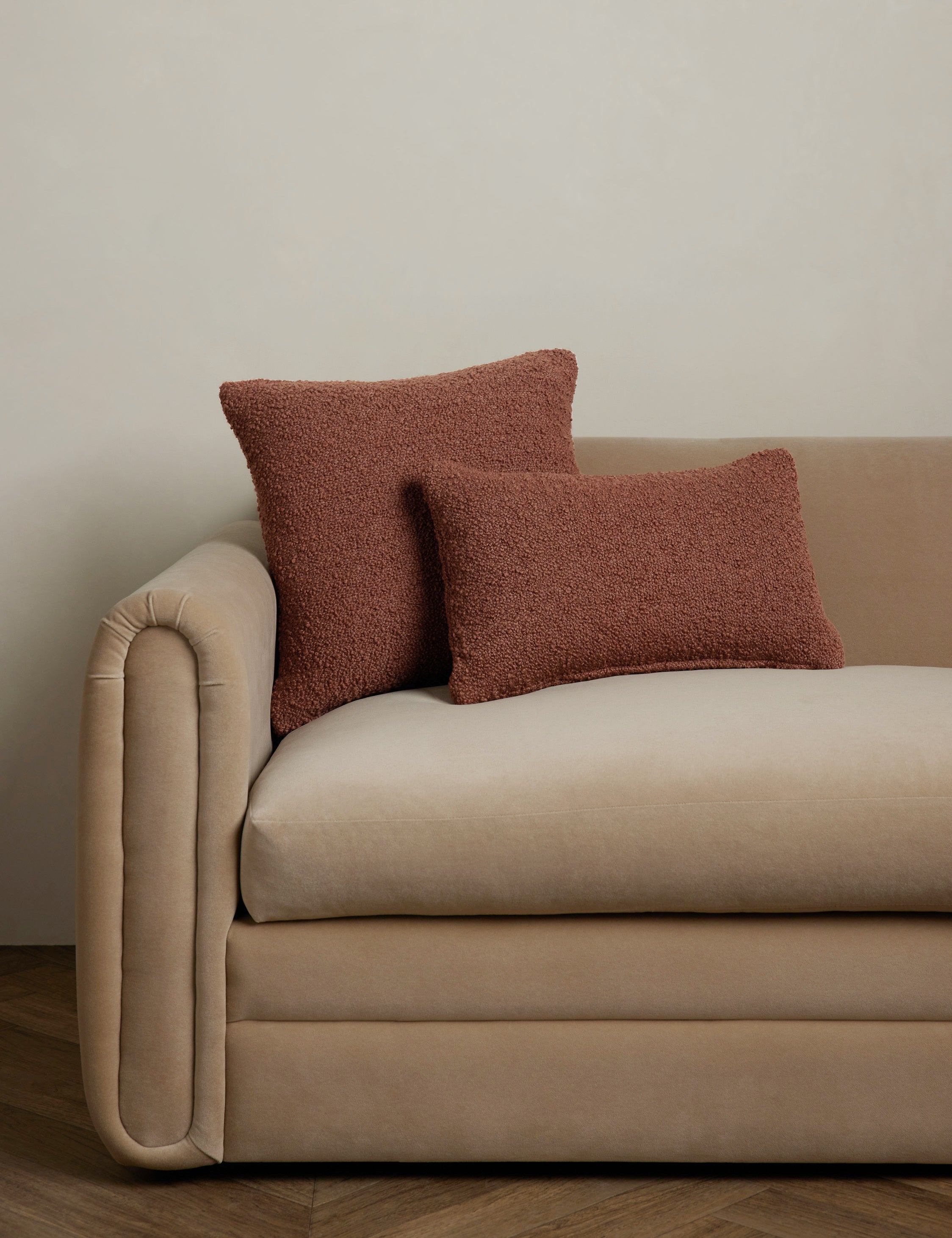 Bela Boucle Pillow | Ultrasoft Woolen Fibers, Solid Design