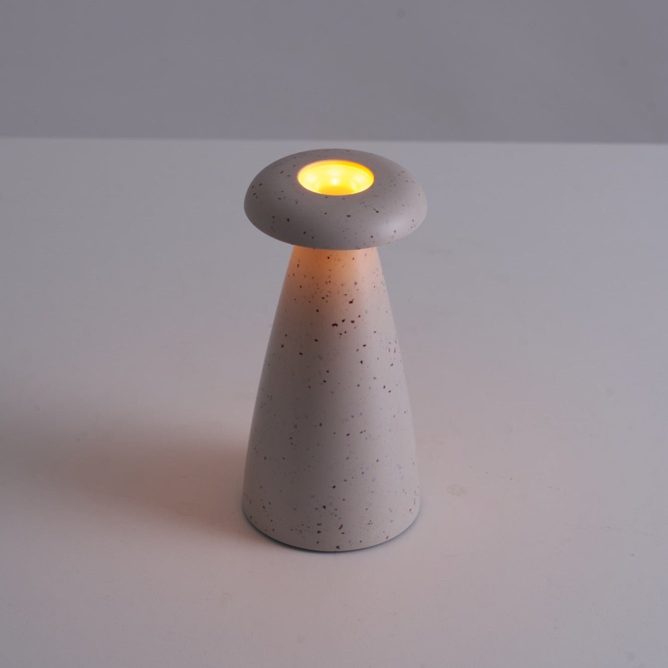 Nokava – Rechargeable Mushroom Table Lamp with Contemporary Design