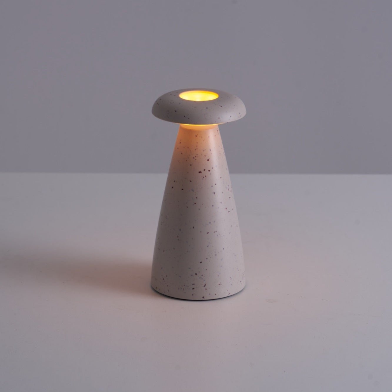 Nokava – Rechargeable Mushroom Table Lamp with Contemporary Design