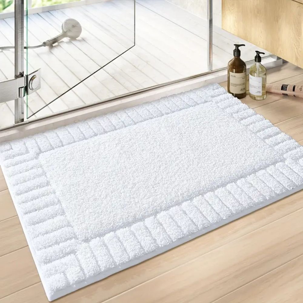 NordLinen: Non-Slip Bath Mat in Stripe Design – Soft, Absorbent & Washable