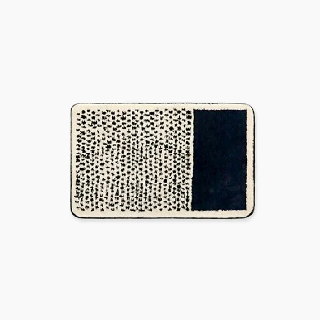 NordicFlow – Luxurious Handmade Bath Mat with Abstract Pattern for Elegant Bathrooms