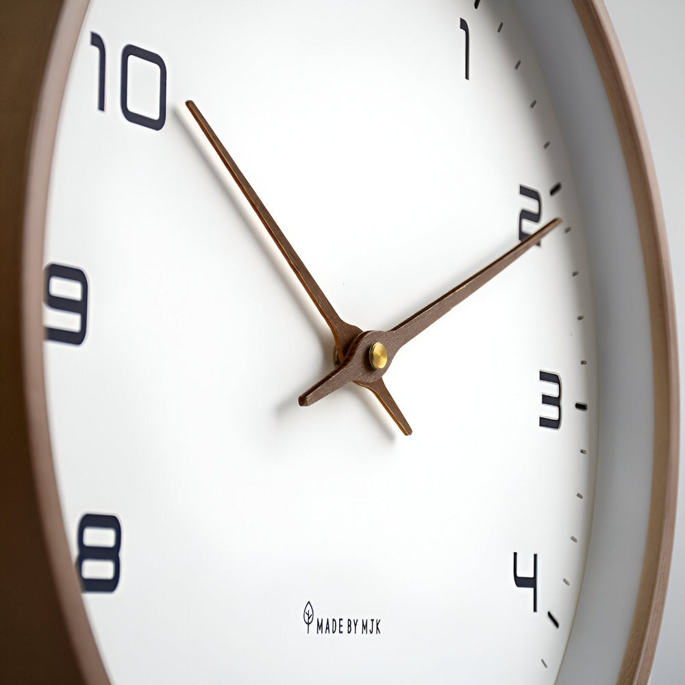Norduhr: Round Designer Wall Clock Made of Wood with Silent Movement & Scandinavian Style – for Modern Living Spaces