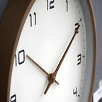 Norduhr: Round Designer Wall Clock Made of Wood with Silent Movement & Scandinavian Style – for Modern Living Spaces