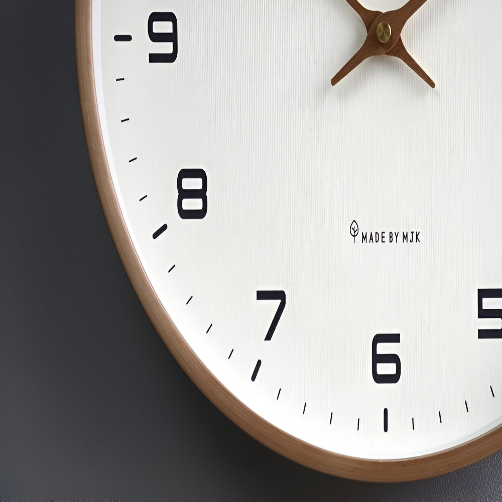 Norduhr: Round Designer Wall Clock Made of Wood with Silent Movement & Scandinavian Style – for Modern Living Spaces