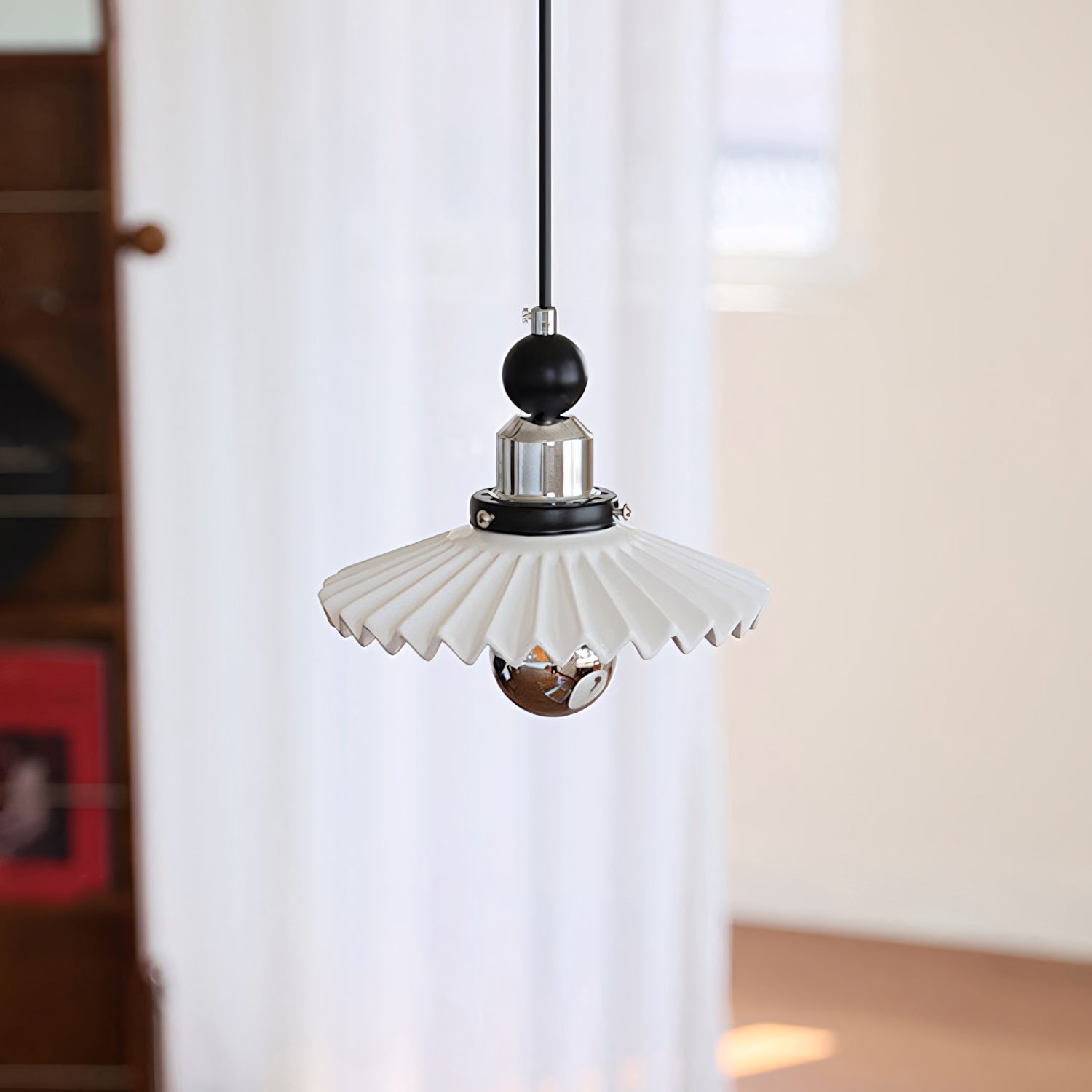 Nova Pleated Ceramic Pendant Lamp