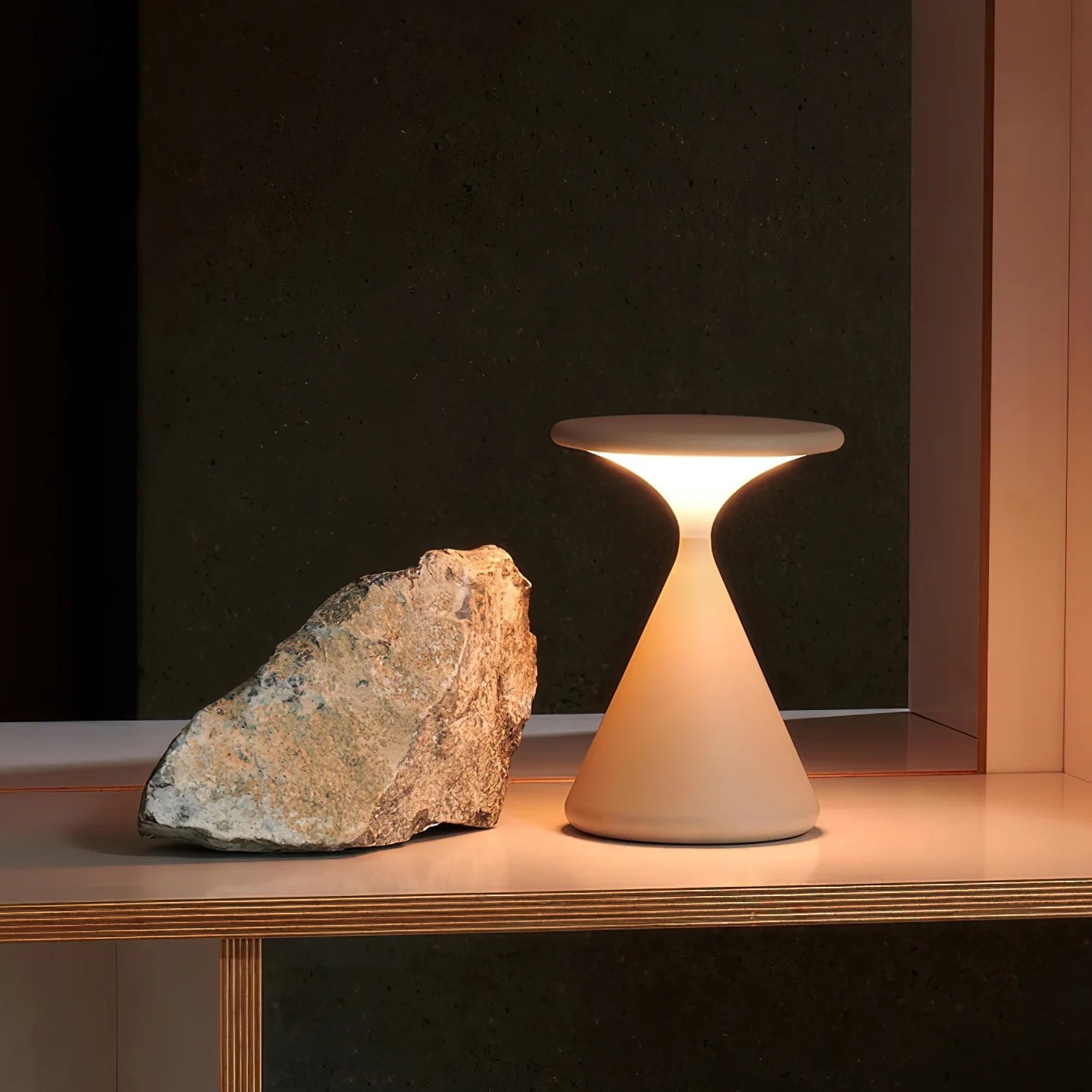 Nyhavn Cordless Rechargeable Table Lamp