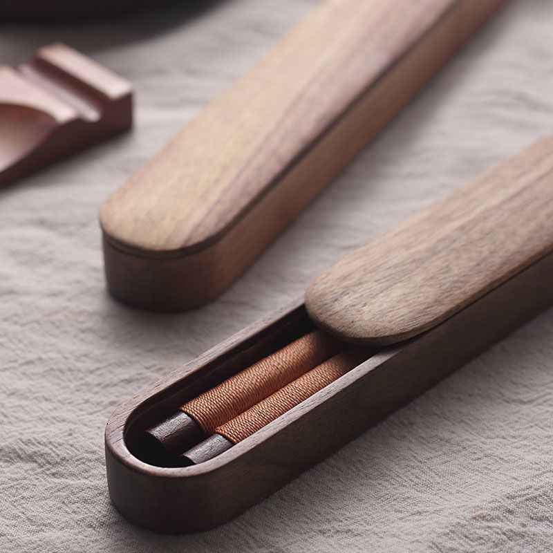 Kairo Chopsticks | Handgemaakt Walnoothout met Decoratieve Draadwrapping