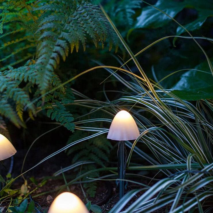 Modern Solar LED Mushroom String Lights for Outdoor Patios