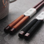 Kairo Chopsticks | Handgemaakt Walnoothout met Decoratieve Draadwrapping