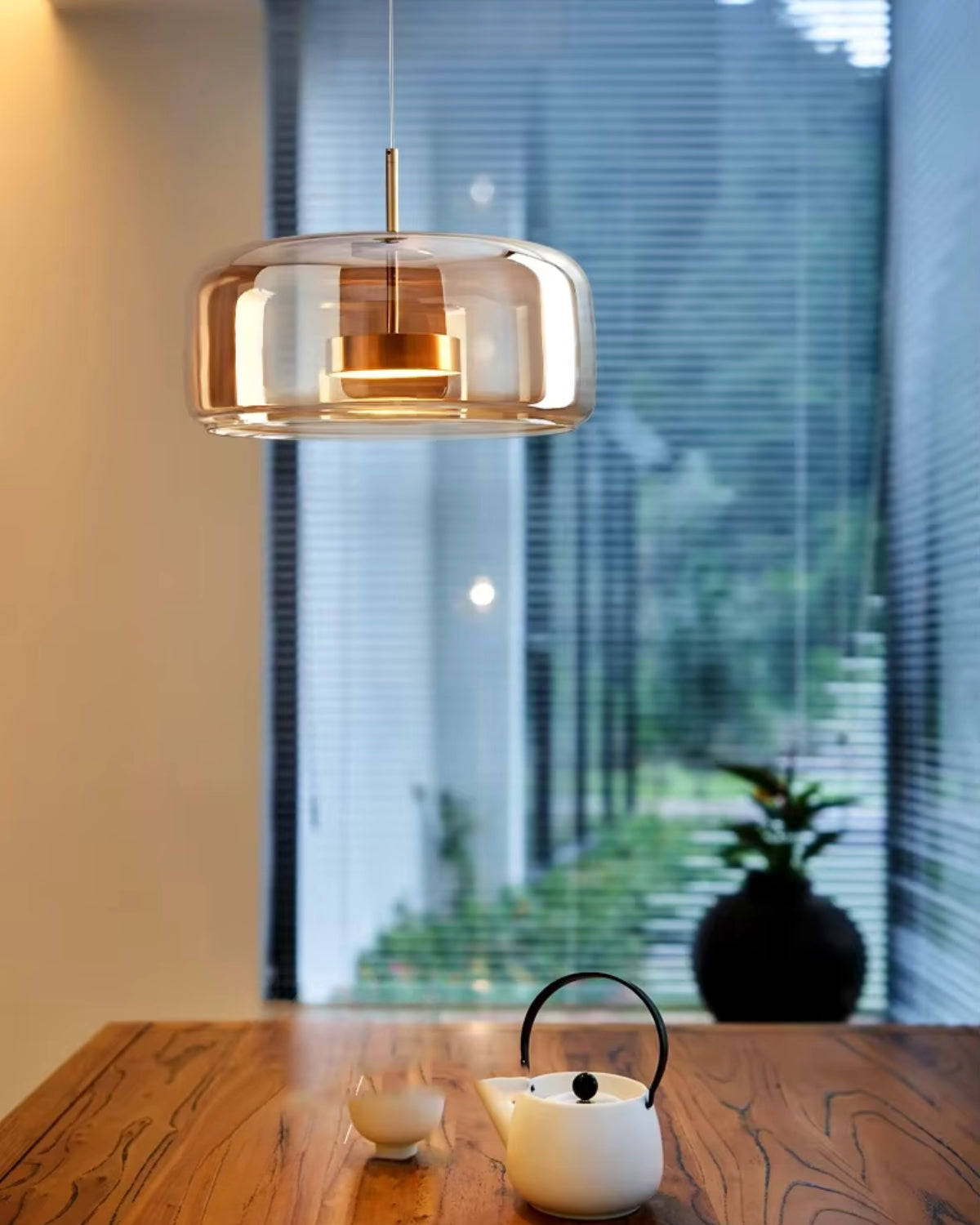 OmbraVetro: Designer Pendant Light made of Tinted Glass with Warm White LED Light – for Living Room & Dining Area