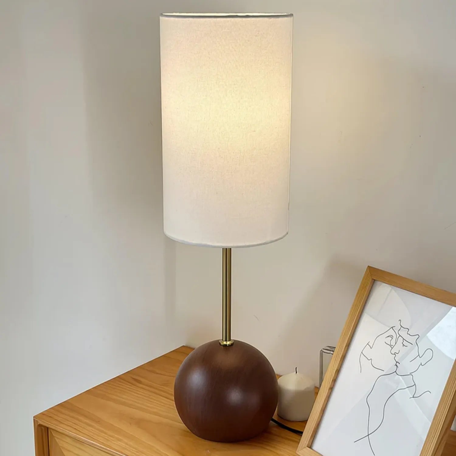 Virello – Wooden Spherical Table Lamp with Simple Design