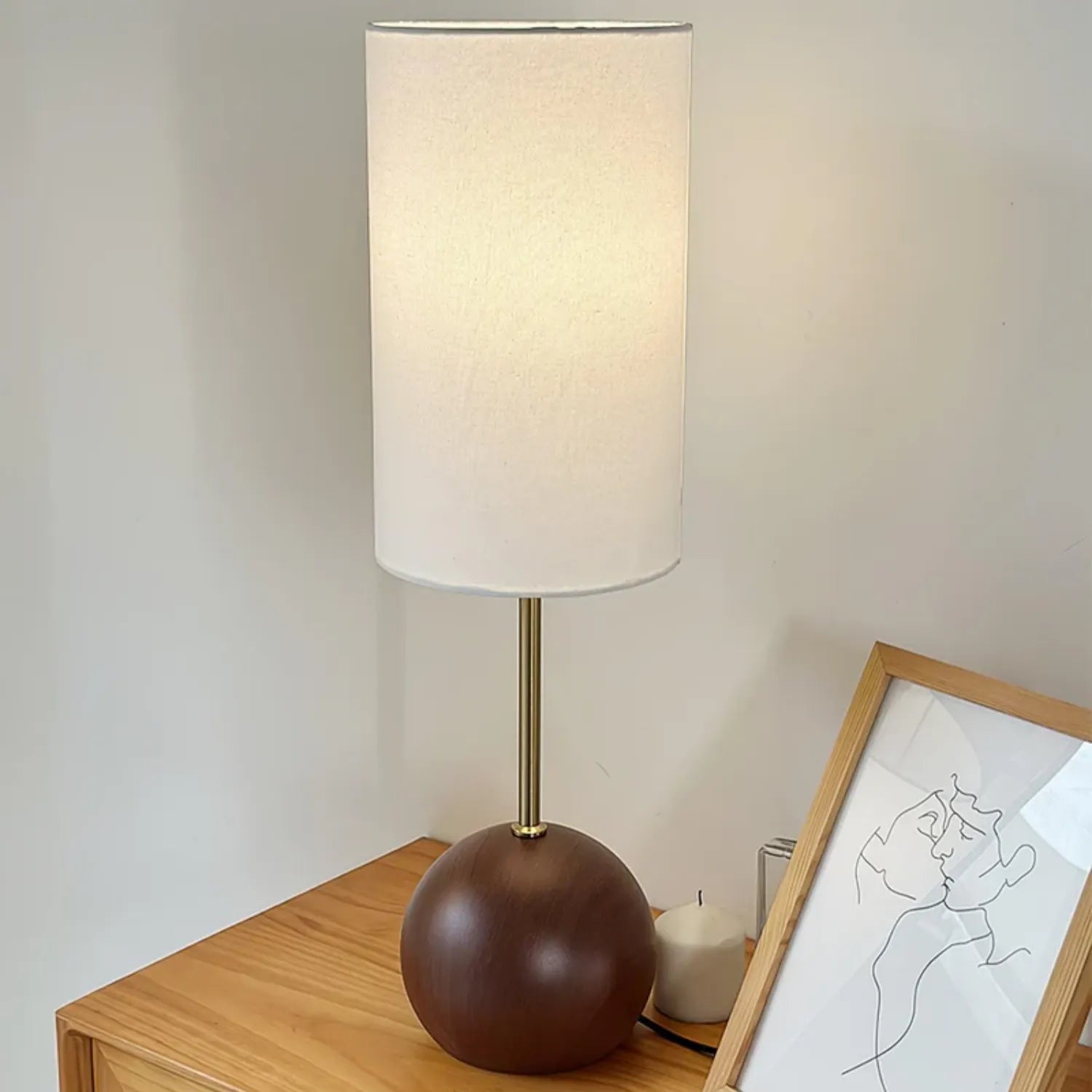 Virello – Wooden Spherical Table Lamp with Simple Design
