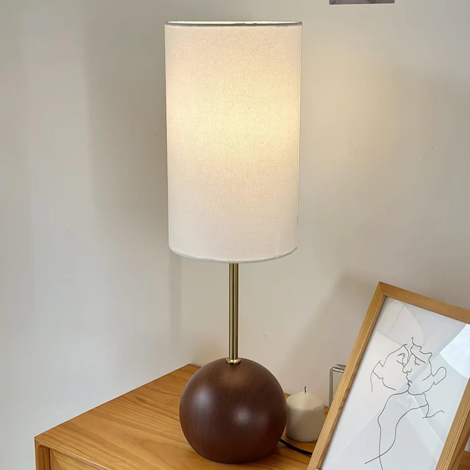 Virello – Wooden Spherical Table Lamp with Simple Design