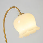 Floravyn – Flower-shaped Table Lamp with Natural Design