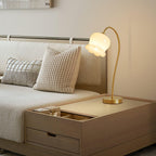 Floravyn – Flower-shaped Table Lamp with Natural Design