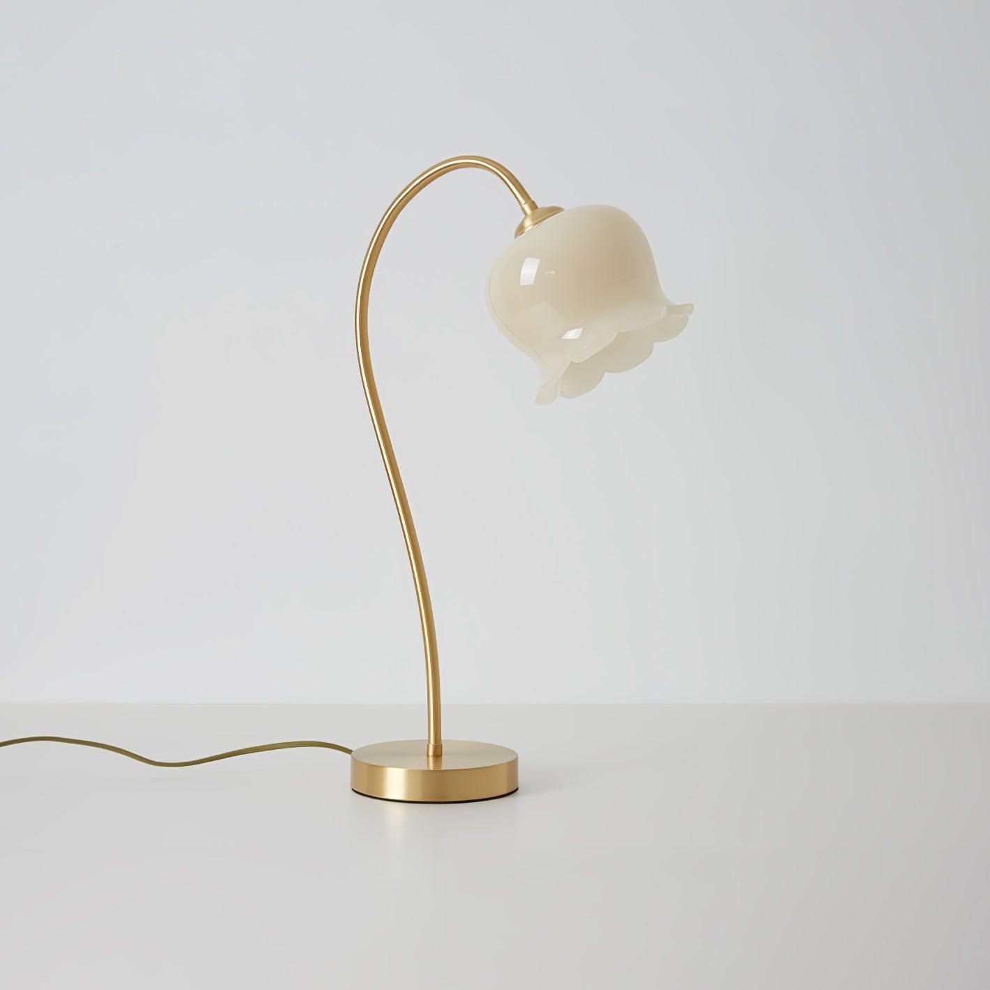 Floravyn – Flower-shaped Table Lamp with Natural Design