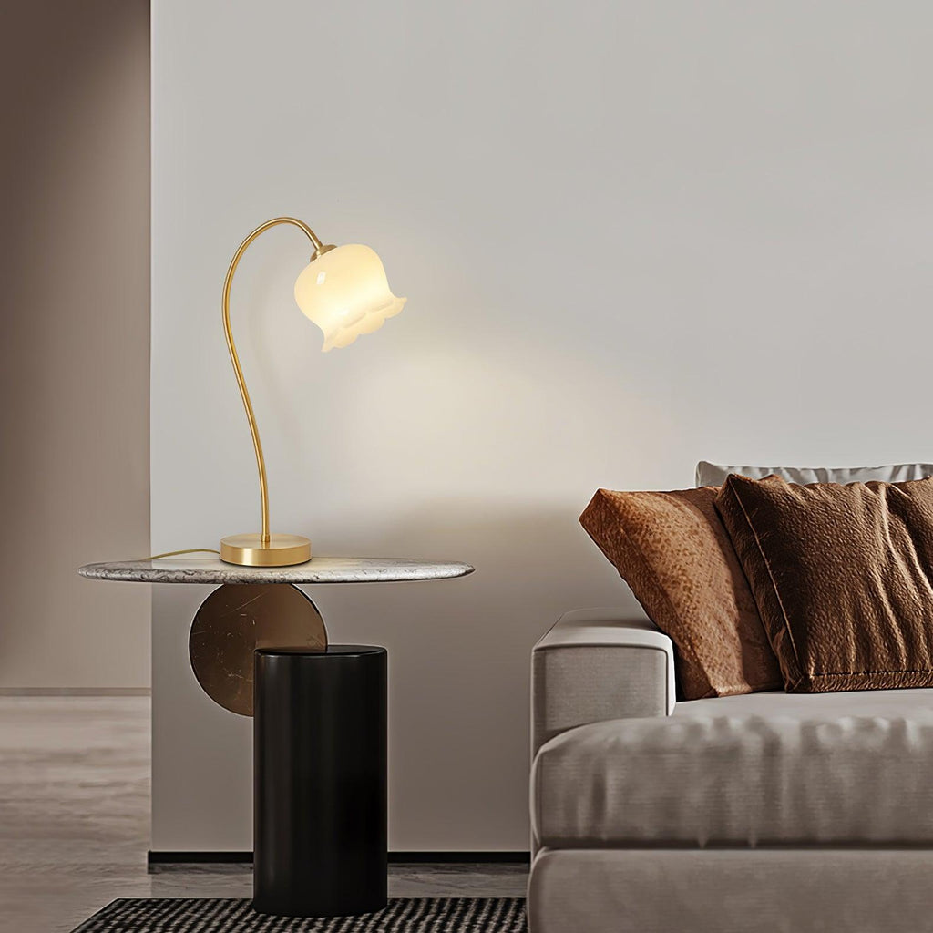Floravyn – Flower-shaped Table Lamp with Natural Design