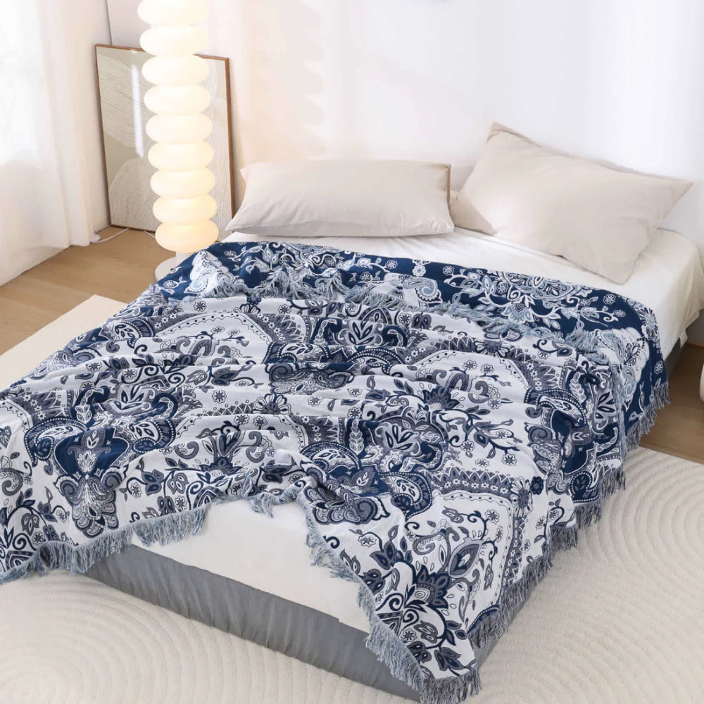 PaisleyDream: Cotton Blankets with Elegant Paisley Pattern & Decorative Tassels – for Sofa & Bedroom