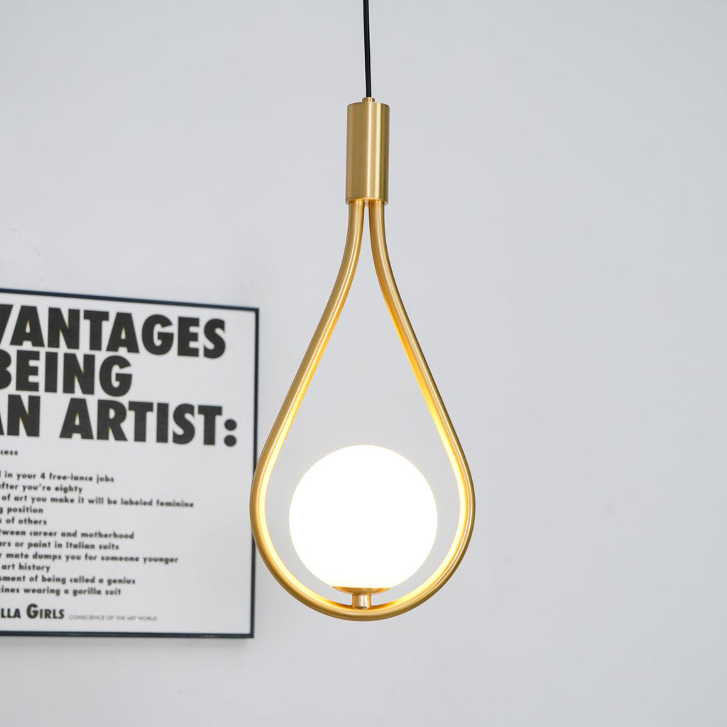 Selvione – Ceiling lamp with Pearl cluster and Elegant light structure