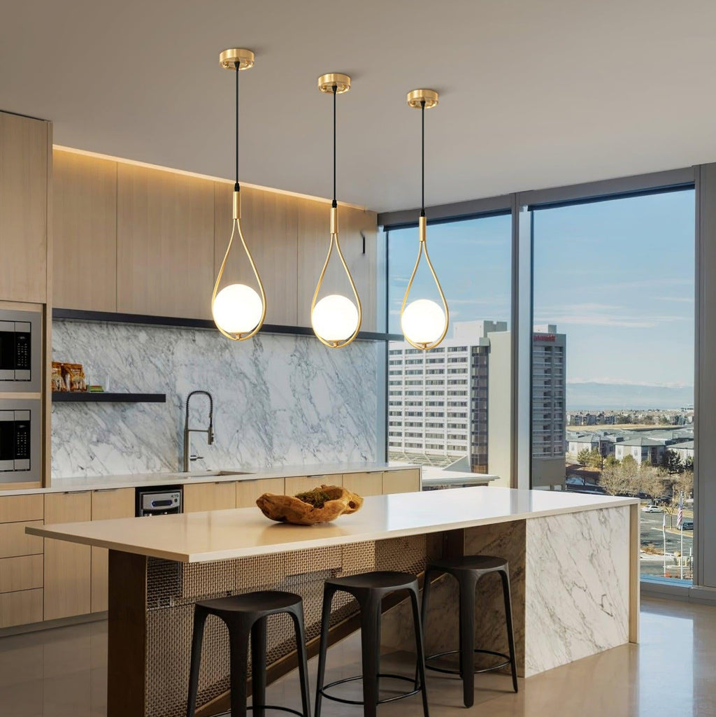 Selvione – Ceiling lamp with Pearl cluster and Elegant light structure