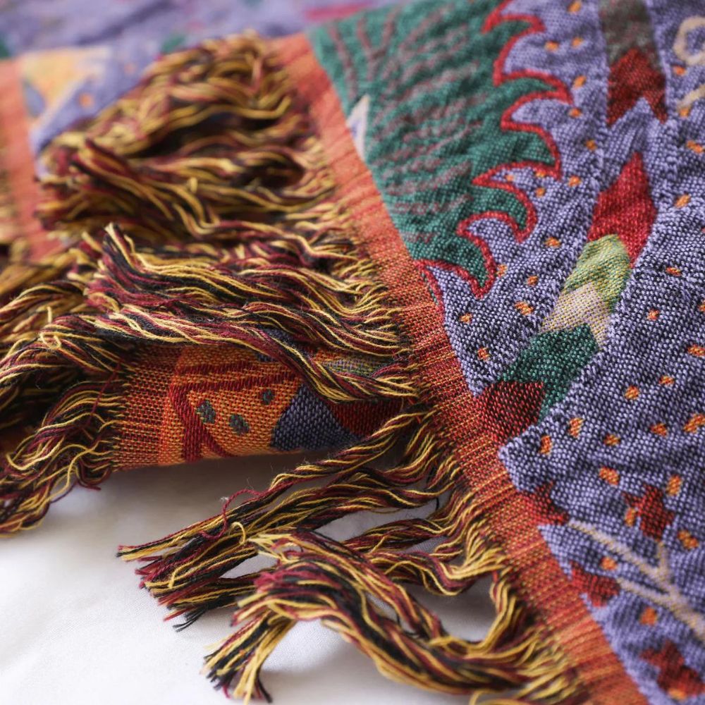 Peacock Loom: Cotton Blanket with Peacock Pattern & Decorative Tassels – for Sofa & Bedroom