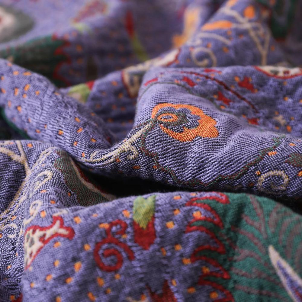 Peacock Loom: Cotton Blanket with Peacock Pattern & Decorative Tassels – for Sofa & Bedroom