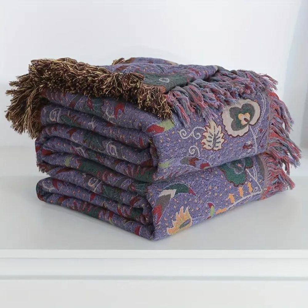 Peacock Loom: Cotton Blanket with Peacock Pattern & Decorative Tassels – for Sofa & Bedroom