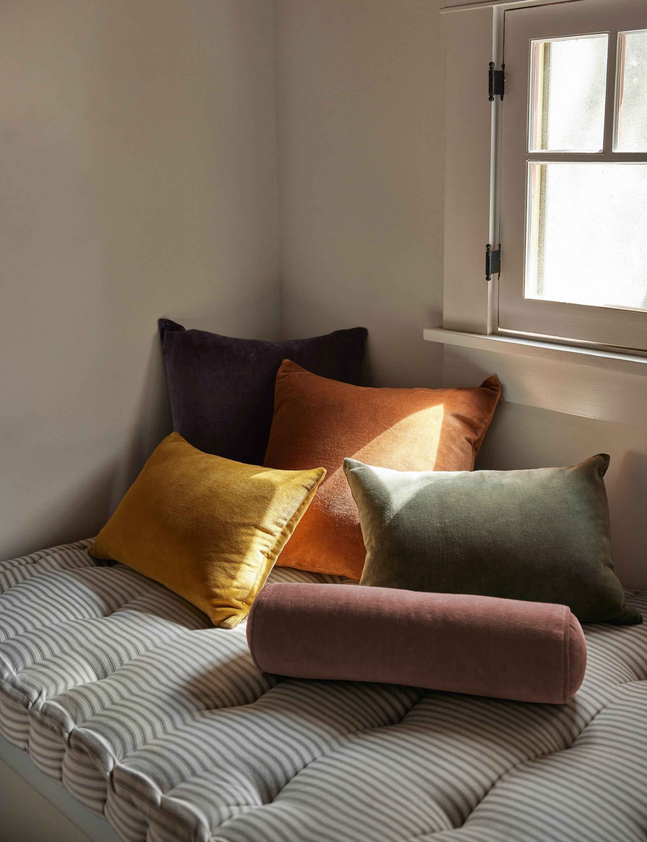 Bela Velvet Pillow | Luxurious Texture, Elegant Finish