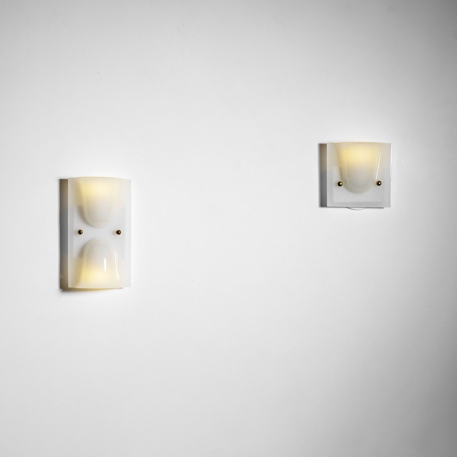 Mollo Folded Resin Wall Sconce