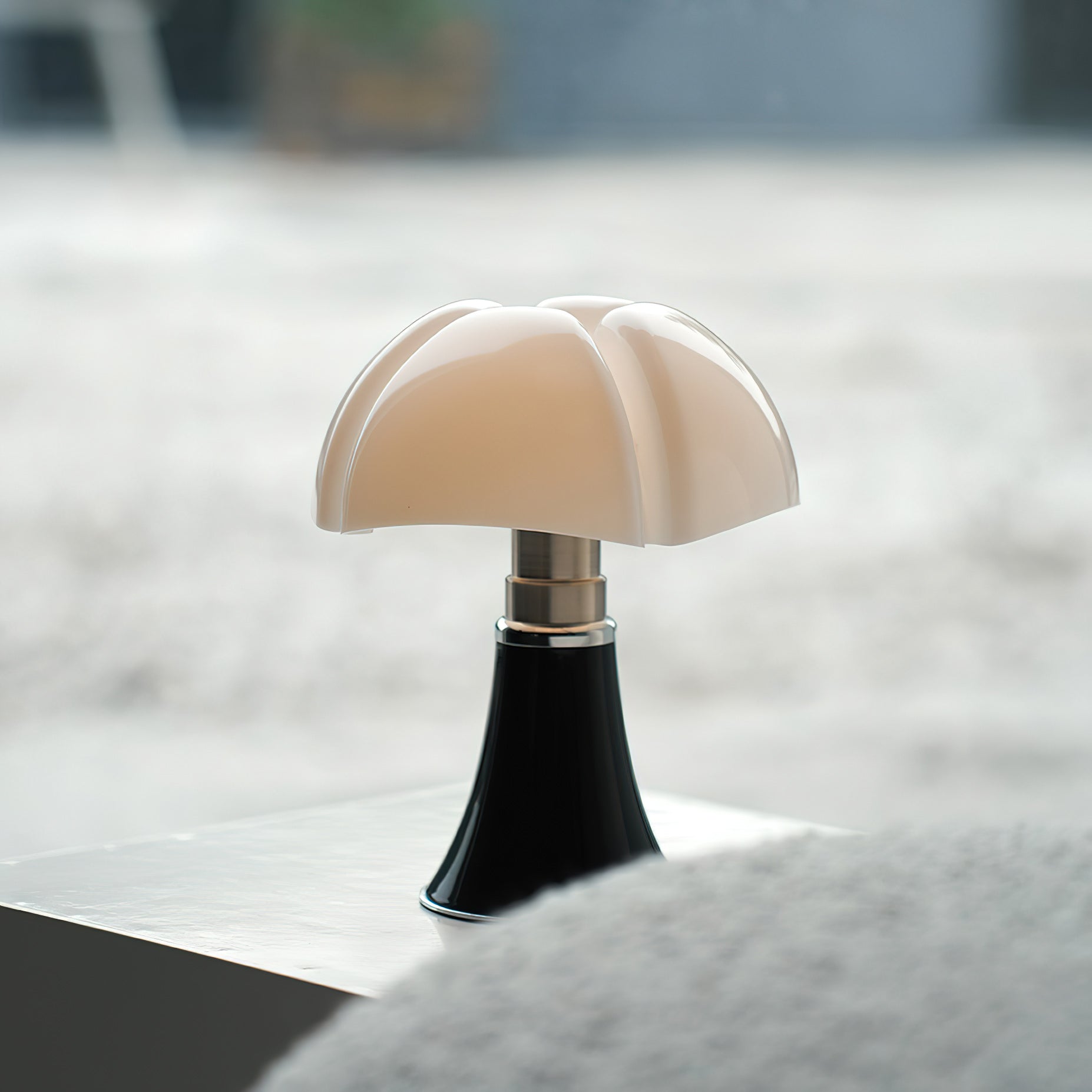 Mini Domed Cordless Table Lamp