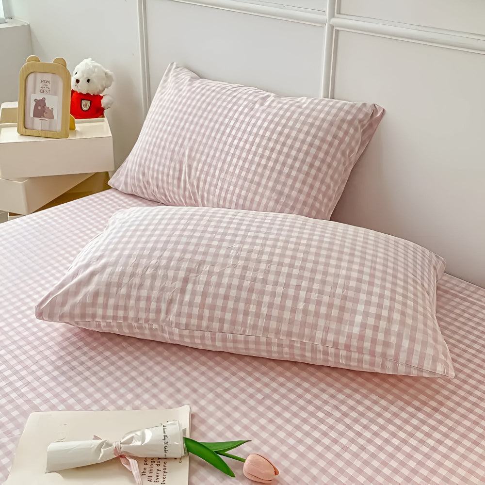 PlaidComfort: Checkered Pillowcase in Classic Design – Easy Care & Decorative for Living Areas (Set of 2)