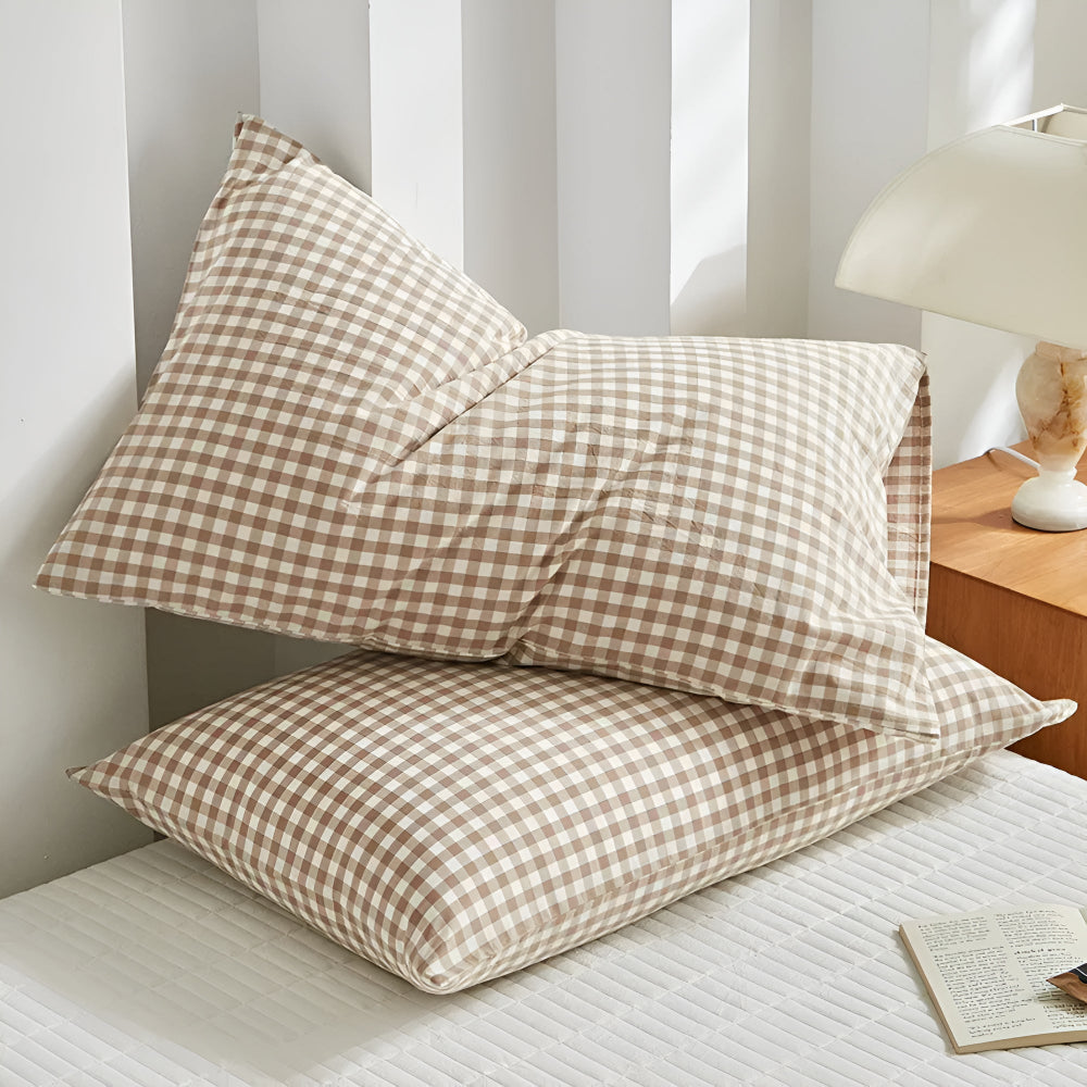 PlaidComfort: Checkered Pillowcase in Classic Design – Easy Care & Decorative for Living Areas (Set of 2)